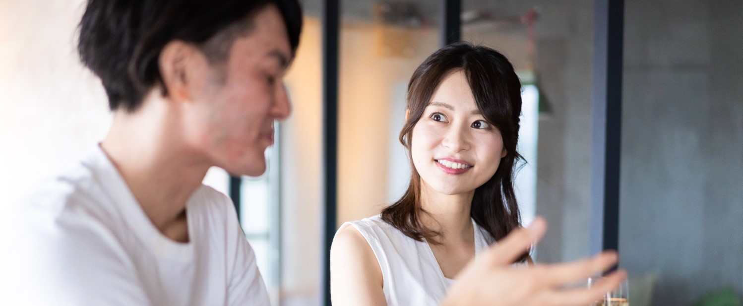 清楚系ビッチの女性はウブな男性を狙う